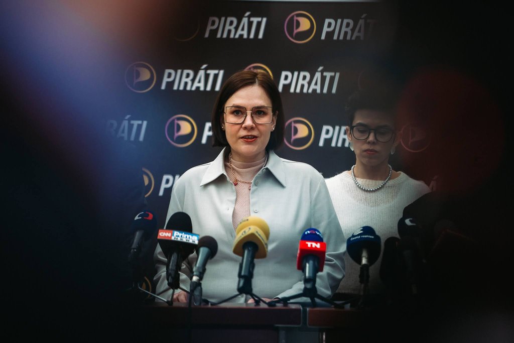 Mediální výbor zrušil usnesení k ochraně ČT a ČRo. Piráti v boji za svobodu médií nepolevují
